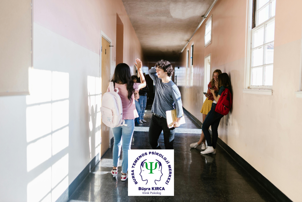 Gençlerde akran ilişkileri